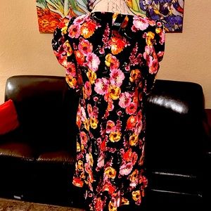 MSK puffy sleeved black floral dress